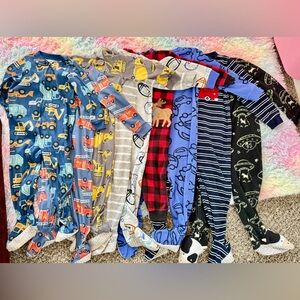 9pieces Assorted Kids One Piece Pajamas
Good as new!